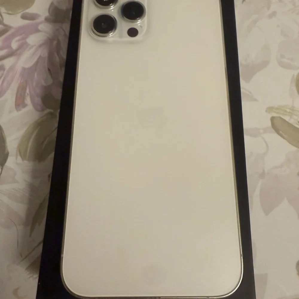 Apple iPhone 12 Pro Max 512gb with Box